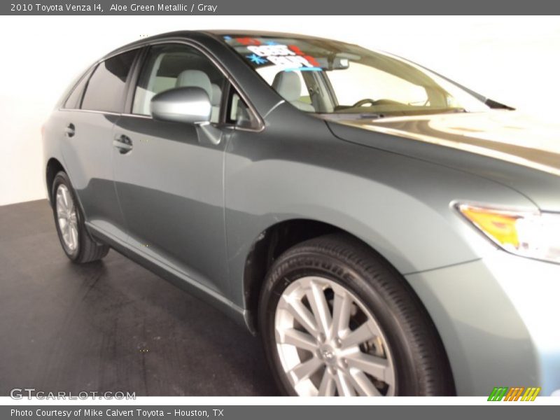 Aloe Green Metallic / Gray 2010 Toyota Venza I4