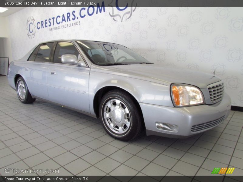 Light Platinum / Black 2005 Cadillac DeVille Sedan
