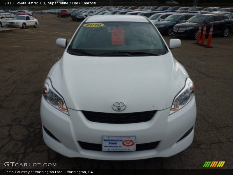 Super White / Dark Charcoal 2010 Toyota Matrix 1.8