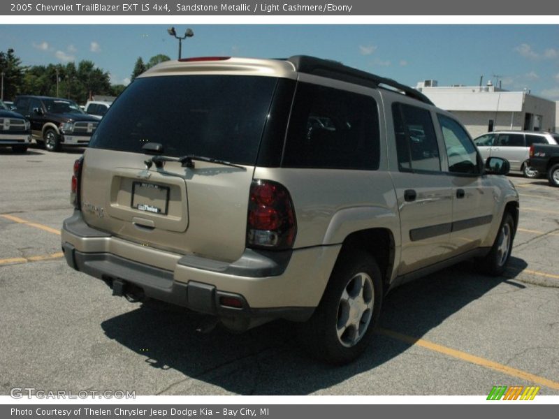 Sandstone Metallic / Light Cashmere/Ebony 2005 Chevrolet TrailBlazer EXT LS 4x4