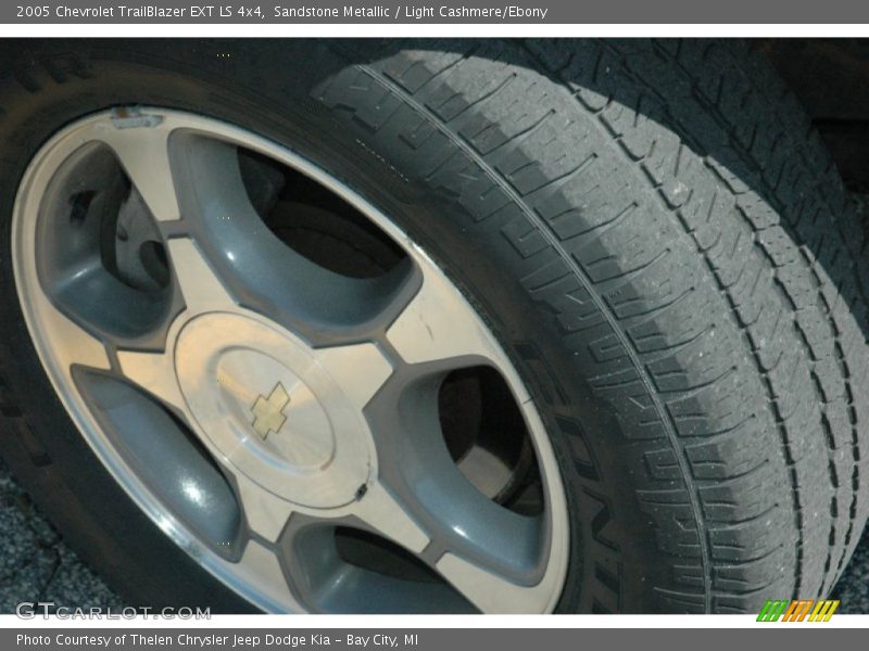 Sandstone Metallic / Light Cashmere/Ebony 2005 Chevrolet TrailBlazer EXT LS 4x4