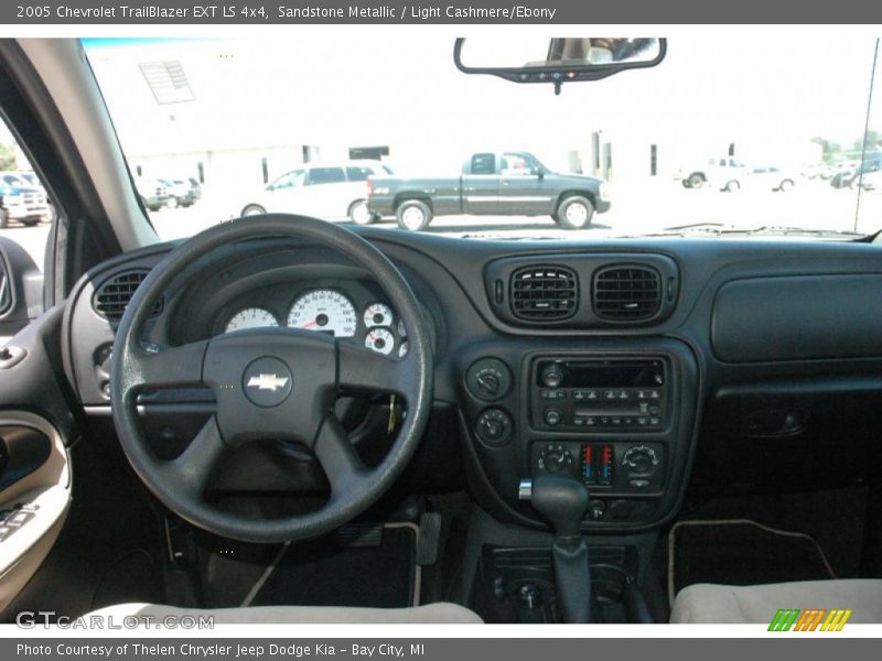 Sandstone Metallic / Light Cashmere/Ebony 2005 Chevrolet TrailBlazer EXT LS 4x4