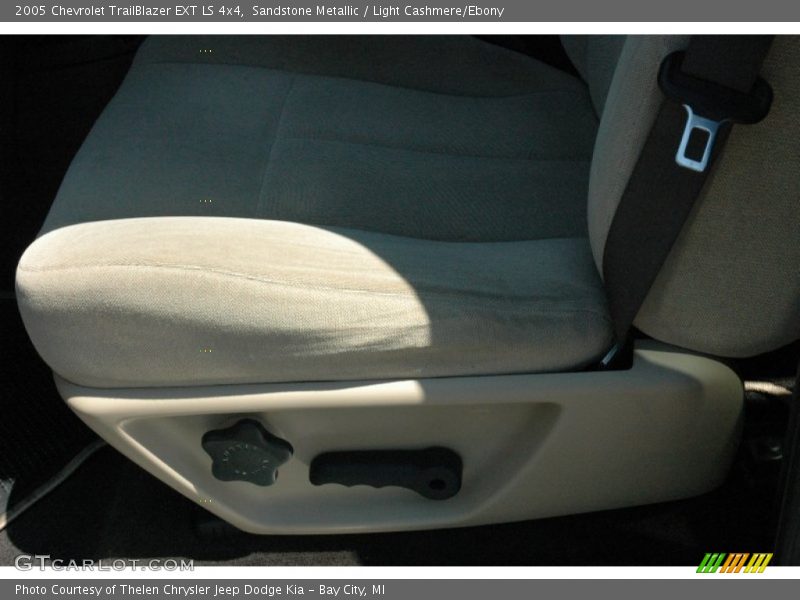 Sandstone Metallic / Light Cashmere/Ebony 2005 Chevrolet TrailBlazer EXT LS 4x4
