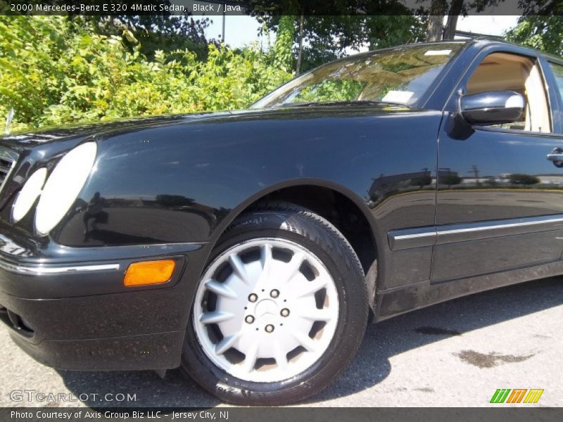 Black / Java 2000 Mercedes-Benz E 320 4Matic Sedan