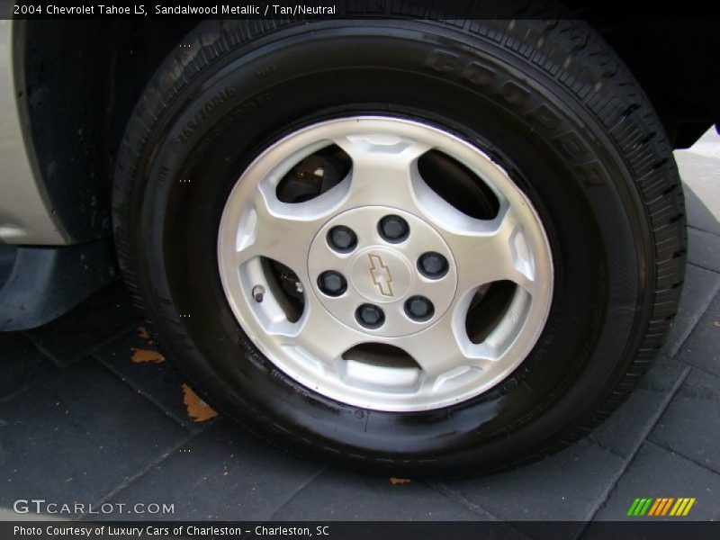Sandalwood Metallic / Tan/Neutral 2004 Chevrolet Tahoe LS