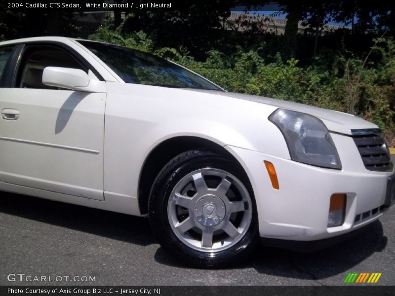 White Diamond / Light Neutral 2004 Cadillac CTS Sedan