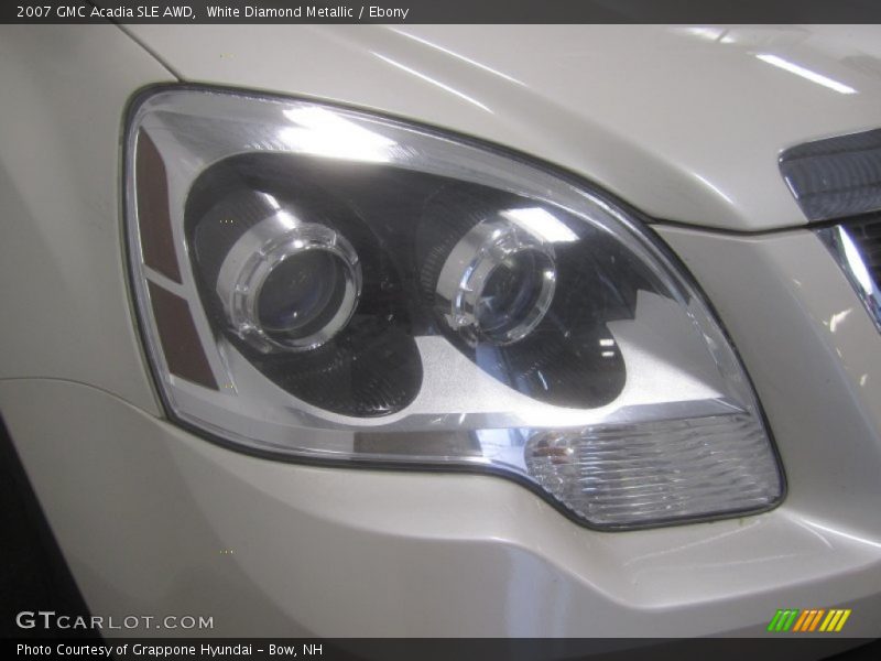 White Diamond Metallic / Ebony 2007 GMC Acadia SLE AWD
