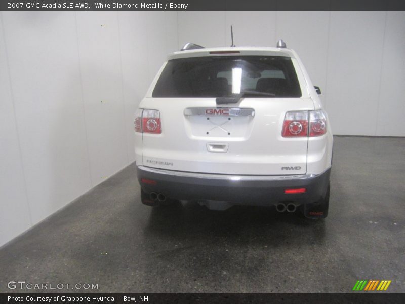 White Diamond Metallic / Ebony 2007 GMC Acadia SLE AWD