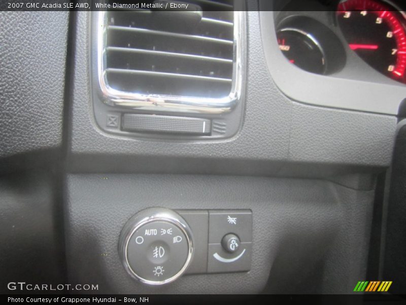 White Diamond Metallic / Ebony 2007 GMC Acadia SLE AWD