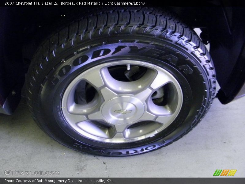 Bordeaux Red Metallic / Light Cashmere/Ebony 2007 Chevrolet TrailBlazer LS