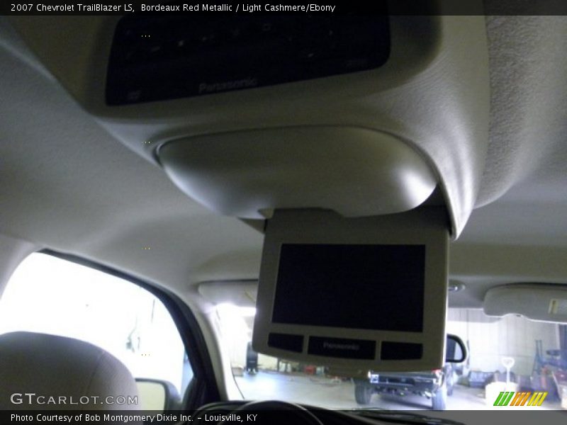 Bordeaux Red Metallic / Light Cashmere/Ebony 2007 Chevrolet TrailBlazer LS