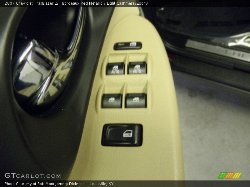 Bordeaux Red Metallic / Light Cashmere/Ebony 2007 Chevrolet TrailBlazer LS