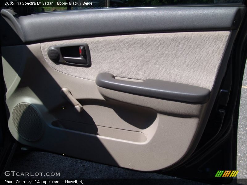Ebony Black / Beige 2005 Kia Spectra LX Sedan