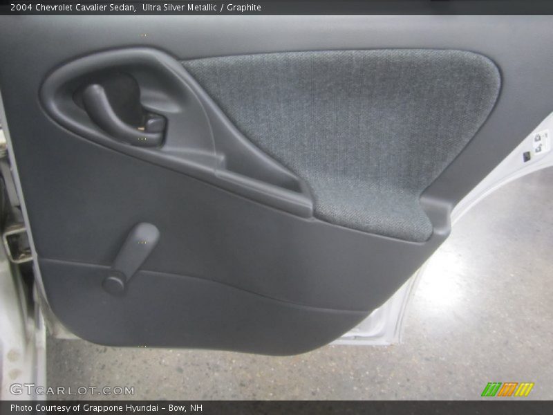 Ultra Silver Metallic / Graphite 2004 Chevrolet Cavalier Sedan