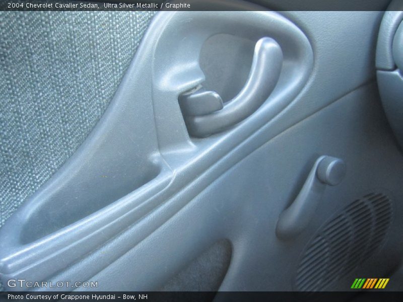 Ultra Silver Metallic / Graphite 2004 Chevrolet Cavalier Sedan