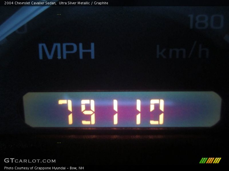 Ultra Silver Metallic / Graphite 2004 Chevrolet Cavalier Sedan