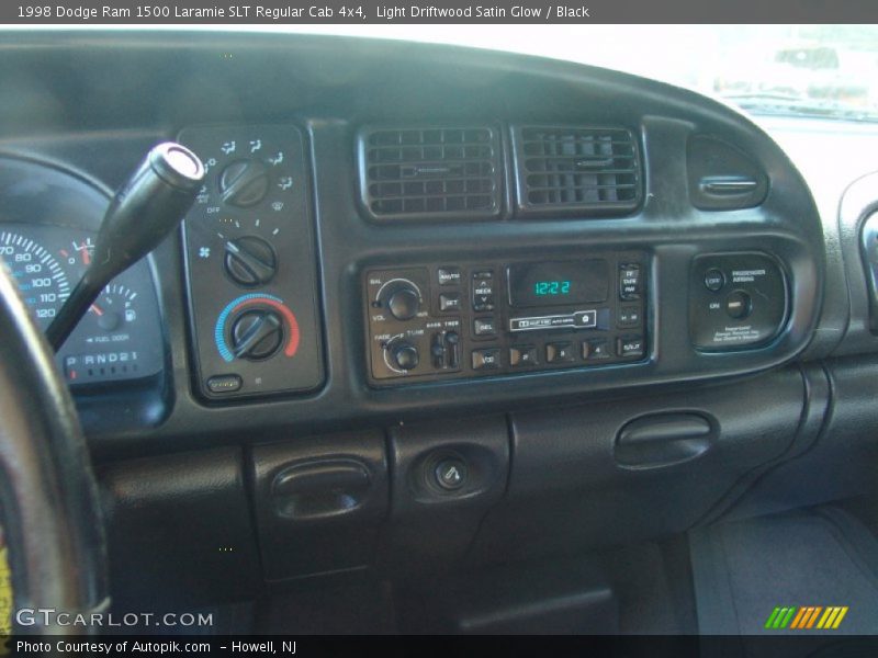 Light Driftwood Satin Glow / Black 1998 Dodge Ram 1500 Laramie SLT Regular Cab 4x4
