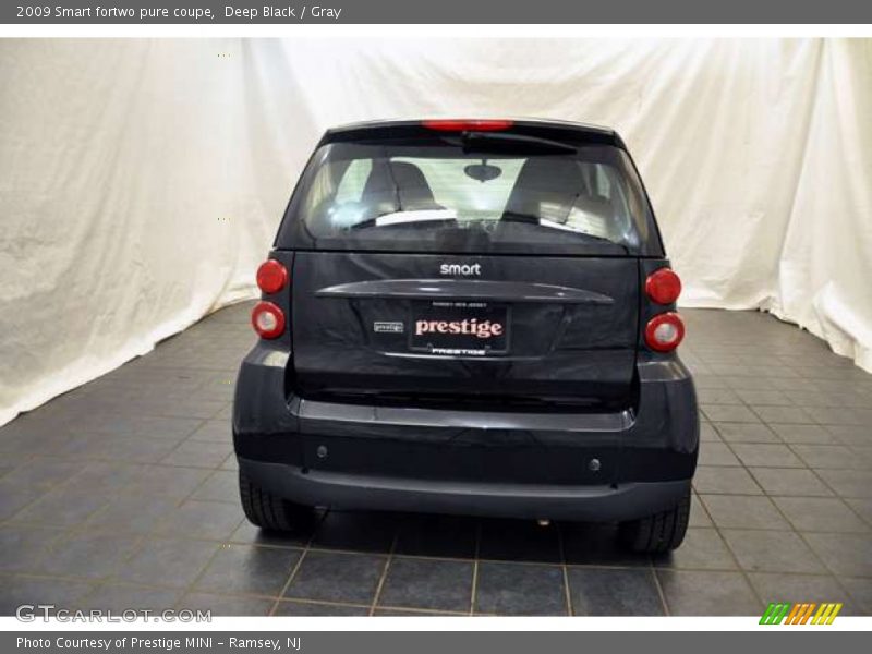 Deep Black / Gray 2009 Smart fortwo pure coupe