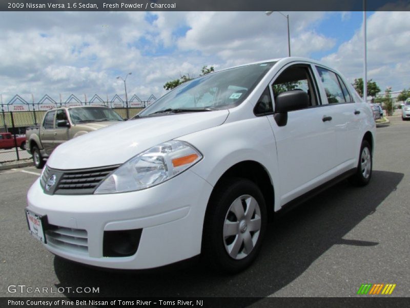 Fresh Powder / Charcoal 2009 Nissan Versa 1.6 Sedan