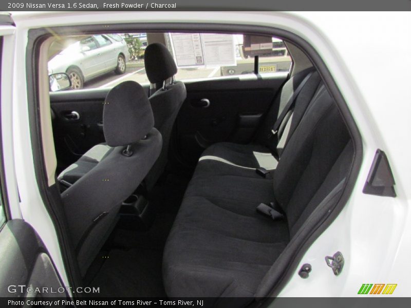 Fresh Powder / Charcoal 2009 Nissan Versa 1.6 Sedan