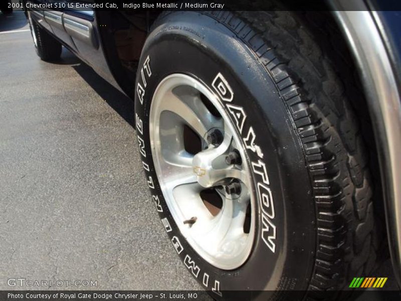 Indigo Blue Metallic / Medium Gray 2001 Chevrolet S10 LS Extended Cab