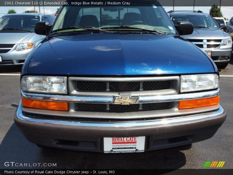 Indigo Blue Metallic / Medium Gray 2001 Chevrolet S10 LS Extended Cab