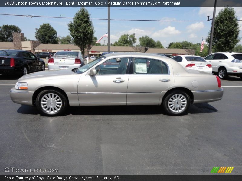 Light Parchment Gold / Medium Dark Parchment/Light Parchment 2003 Lincoln Town Car Signature