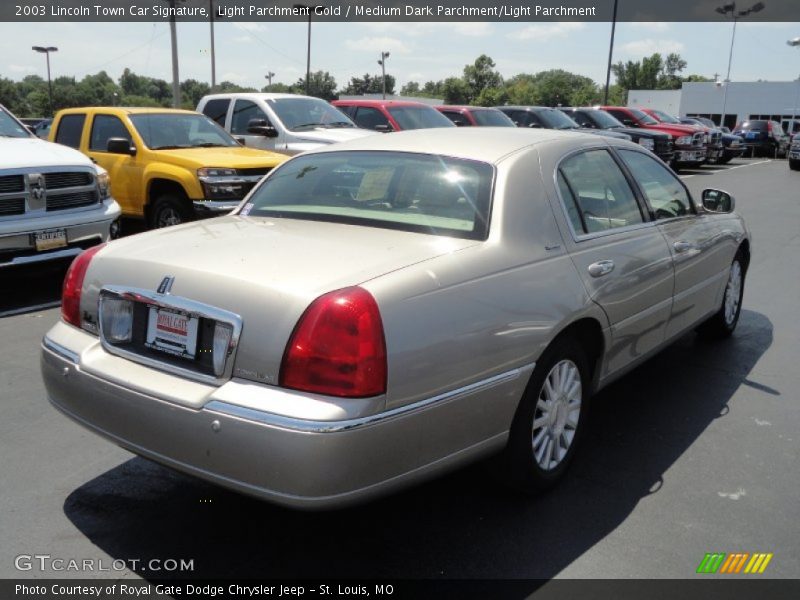 Light Parchment Gold / Medium Dark Parchment/Light Parchment 2003 Lincoln Town Car Signature
