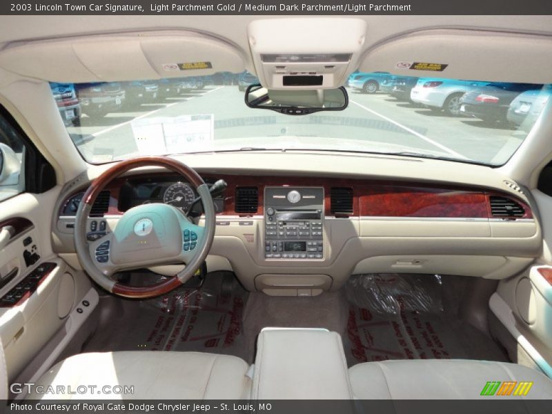 Light Parchment Gold / Medium Dark Parchment/Light Parchment 2003 Lincoln Town Car Signature