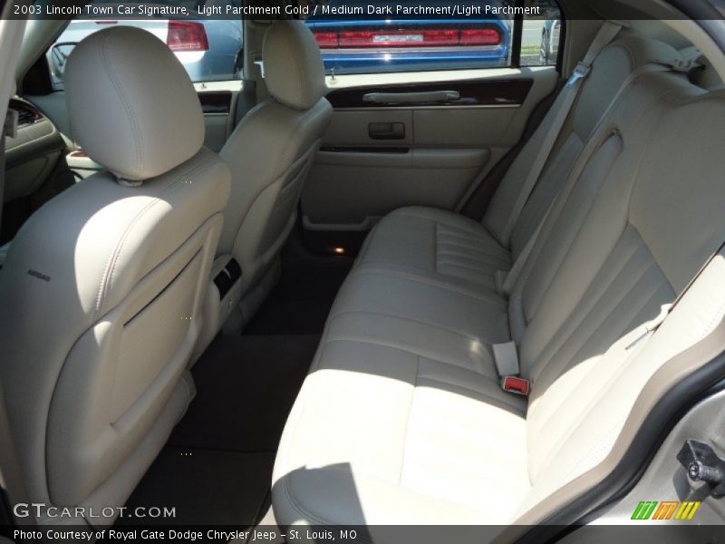 Light Parchment Gold / Medium Dark Parchment/Light Parchment 2003 Lincoln Town Car Signature