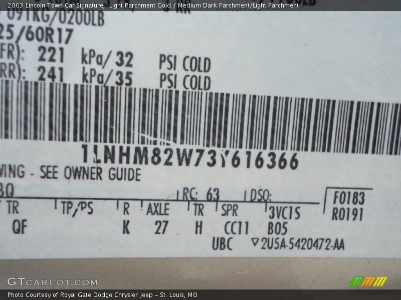 Light Parchment Gold / Medium Dark Parchment/Light Parchment 2003 Lincoln Town Car Signature