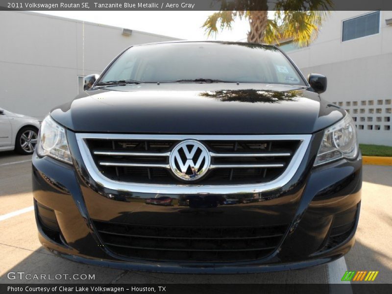 Tanzanite Blue Metallic / Aero Gray 2011 Volkswagen Routan SE