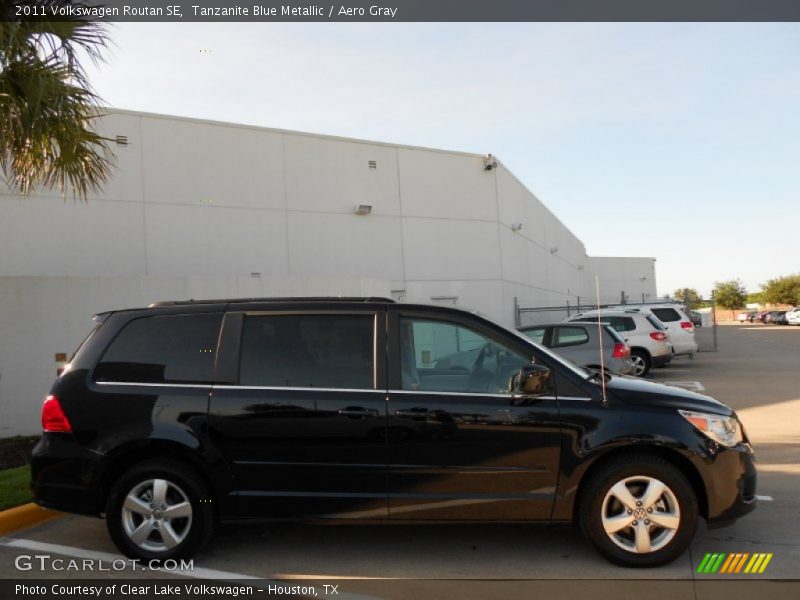 Tanzanite Blue Metallic / Aero Gray 2011 Volkswagen Routan SE