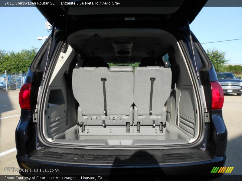 Tanzanite Blue Metallic / Aero Gray 2011 Volkswagen Routan SE