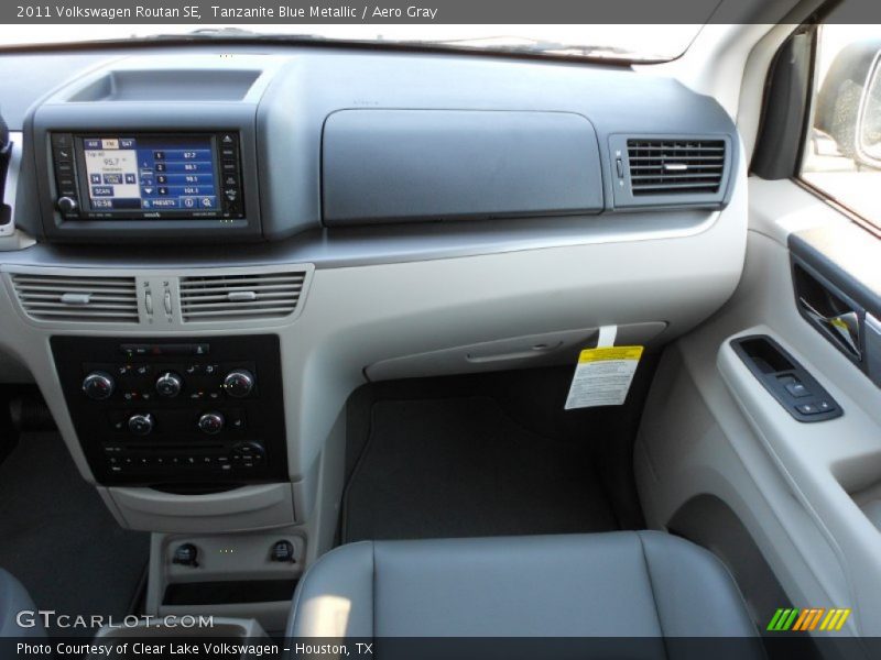 Tanzanite Blue Metallic / Aero Gray 2011 Volkswagen Routan SE