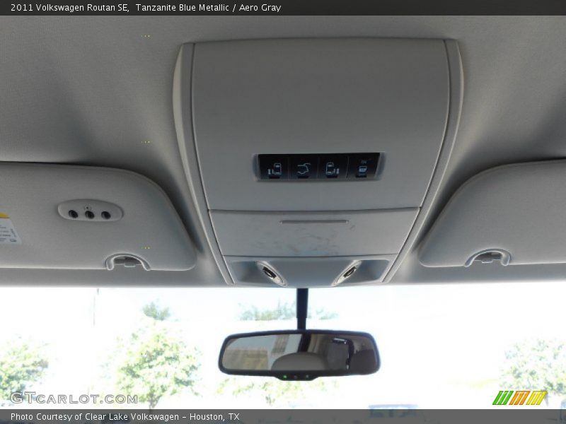 Tanzanite Blue Metallic / Aero Gray 2011 Volkswagen Routan SE