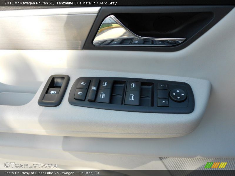 Tanzanite Blue Metallic / Aero Gray 2011 Volkswagen Routan SE