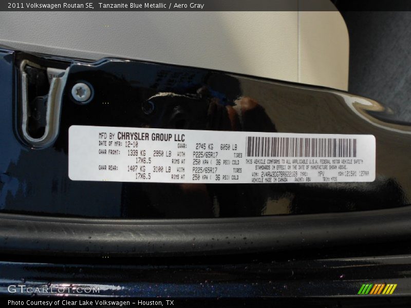 Tanzanite Blue Metallic / Aero Gray 2011 Volkswagen Routan SE