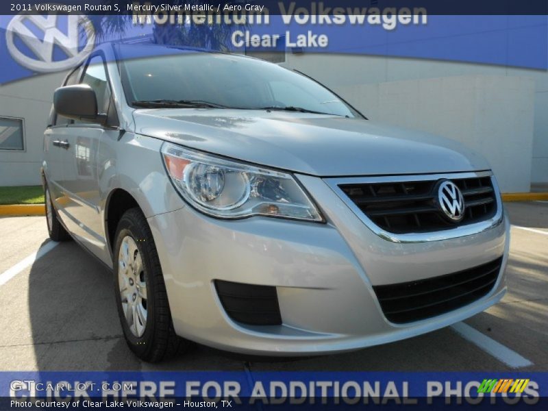 Mercury Silver Metallic / Aero Gray 2011 Volkswagen Routan S