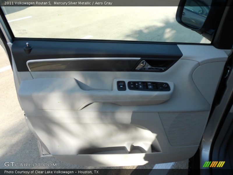 Mercury Silver Metallic / Aero Gray 2011 Volkswagen Routan S