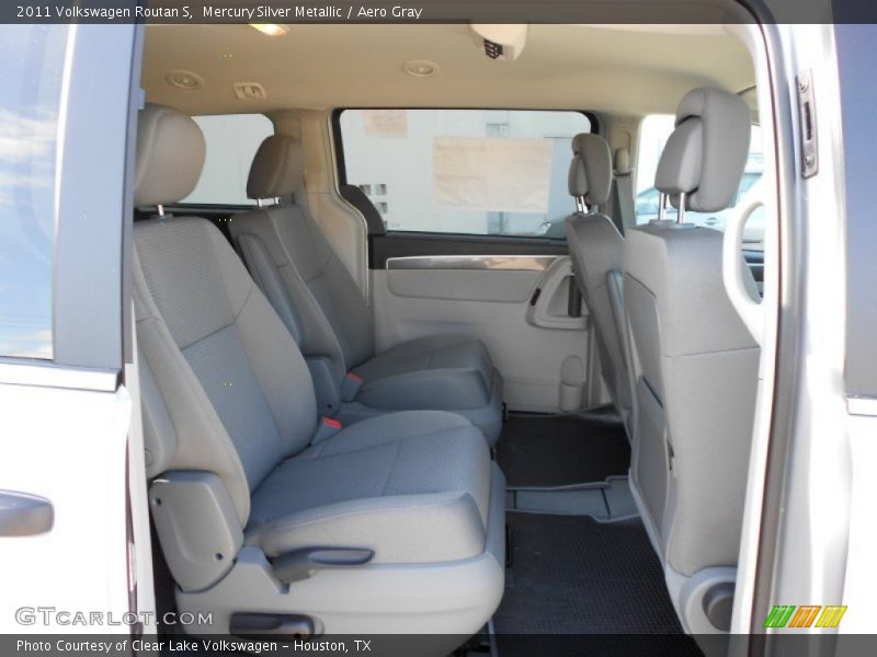  2011 Routan S Aero Gray Interior