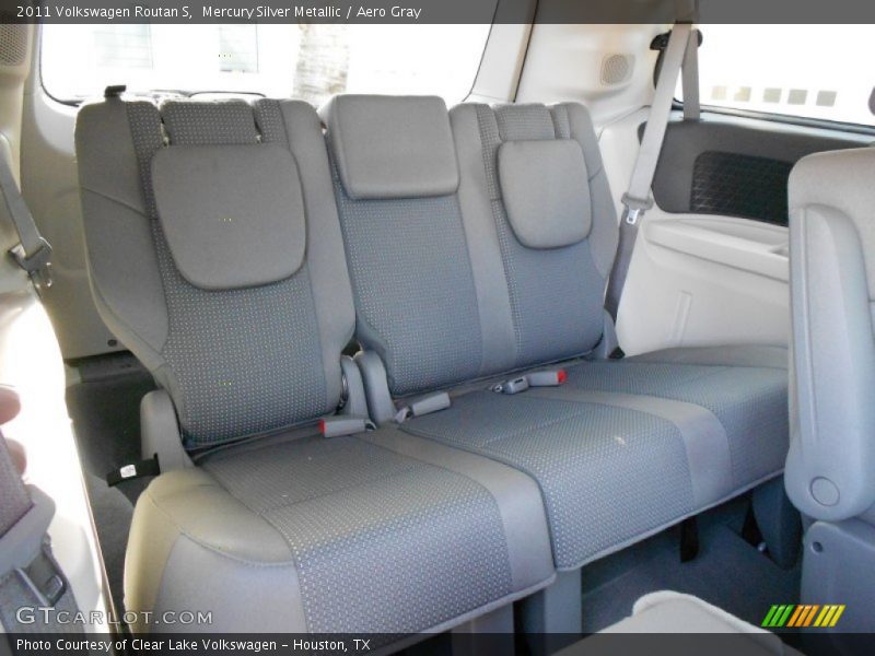 2011 Routan S Aero Gray Interior