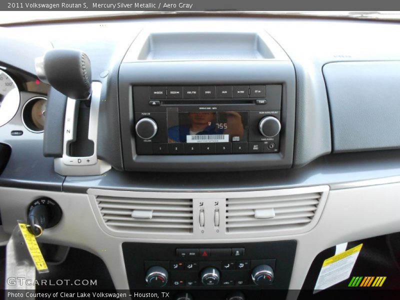 Controls of 2011 Routan S