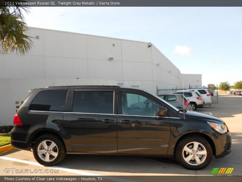 Twilight Gray Metallic / Sierra Stone 2011 Volkswagen Routan SE