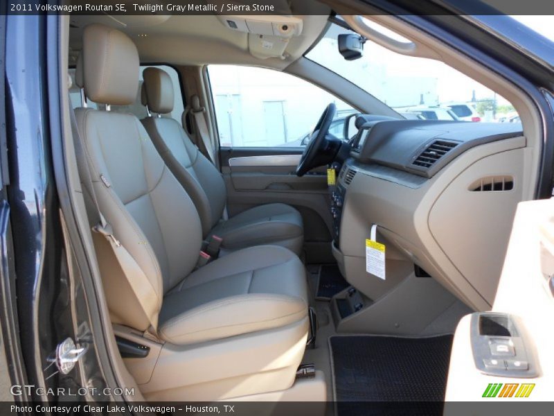 Twilight Gray Metallic / Sierra Stone 2011 Volkswagen Routan SE