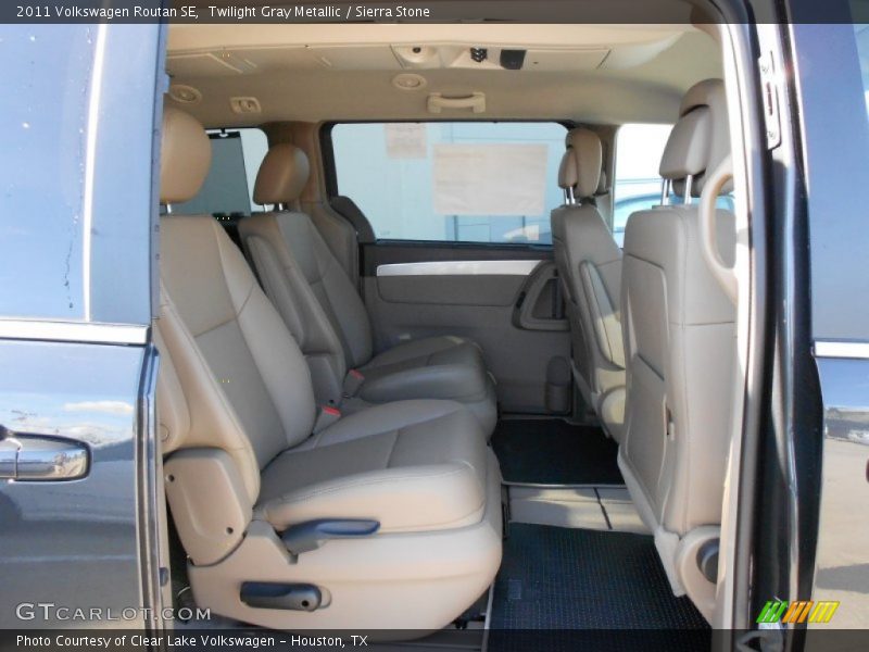 Twilight Gray Metallic / Sierra Stone 2011 Volkswagen Routan SE