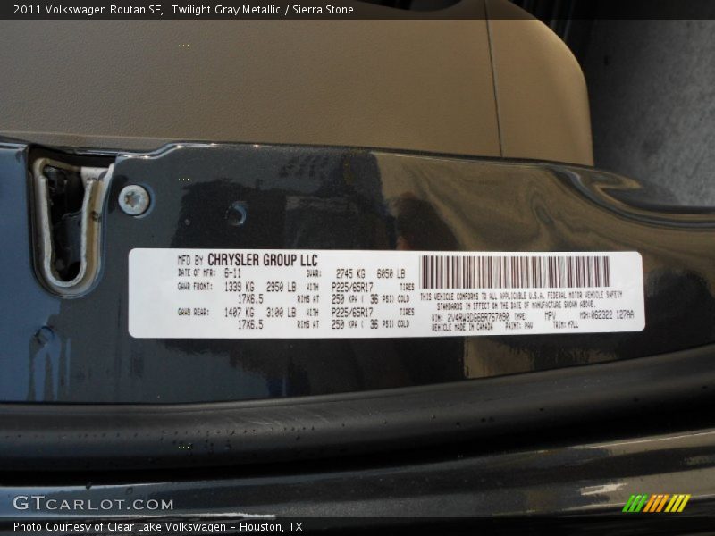Twilight Gray Metallic / Sierra Stone 2011 Volkswagen Routan SE