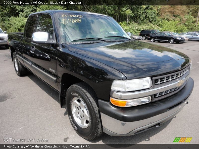 Black / Dark Charcoal 2000 Ford Mustang V6 Coupe