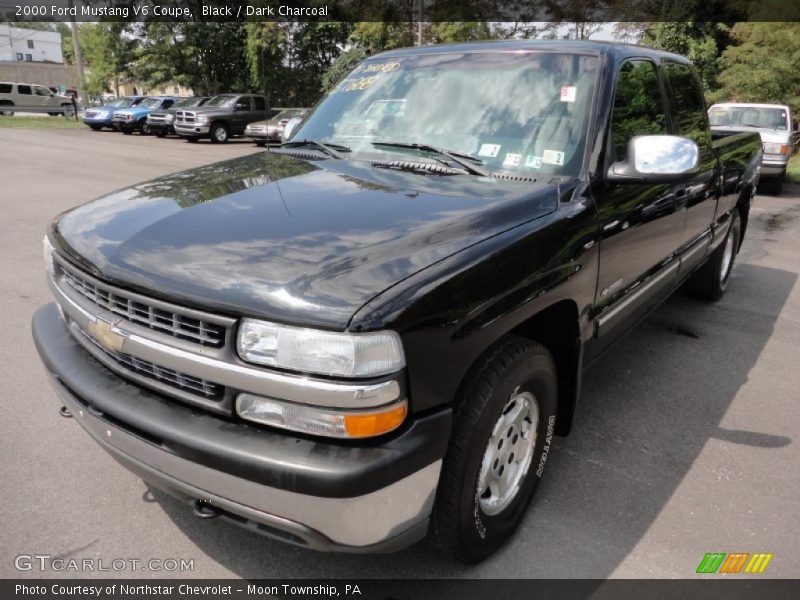 Black / Dark Charcoal 2000 Ford Mustang V6 Coupe