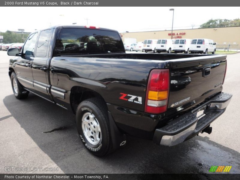 Black / Dark Charcoal 2000 Ford Mustang V6 Coupe